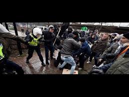Special extensionfares and tickets apply for journeys to and from arlanda c, knlvsta and uppsala c. Nazister Attackerade En Antirasistisk Demonstration I Karrtorp Youtube