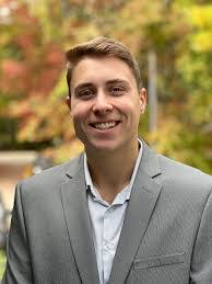 Kerry Macdougall's Instagram, Twitter & Facebook