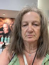 Advice and suggestions wanted to darken the tail and reduce the frizz