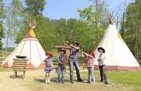 En Famille Tipi De Sioux Avec Piscine Et Barbecue Week Ends Esprit Hauts De France