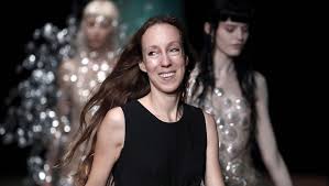 Follow iris van der linden (@irisvdlinden) to never miss photos and videos they post. Het Werk Van Iris Van Herpen Is Niet Van Deze Wereld Wel Van Deze Tijd De Volkskrant