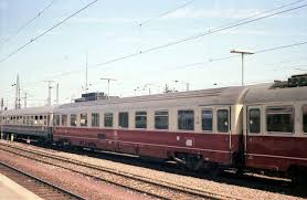 160 km/h (klimatizált) ad : Unerkannter Avmz 207 In Stuttgart Hbf 1984 Waggons Eisenbahn Deutsche Bundesbahn