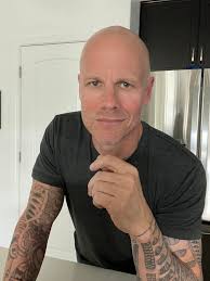 Introduction and outdoor interests in Arizona and Hawaii