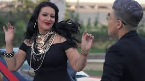 تعاونت الفنانة سمية الخشاب مؤخرًا مع مطرب المهرجانات الشهير عمر كمال، في أغنية جديدة بعنوان أوعدك تم طرحها قبل أسابيع على موقع الفيديوهات يوتيوب، وذلك العمل الذي تعرض لانتقادات لاذعة، ولعل أبرزها فارق السن بينهما. Ø£ÙˆØ¹Ø¯Ùƒ Ù…Ù„Ø¨Ù† Ù…ØµØ± Ø³Ù…ÙŠØ© Ø§Ù„Ø®Ø´Ø§Ø¨ ÙˆØ¹Ù…Ø± ÙƒÙ…Ø§Ù„ Soon Youtube