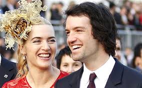 Titanic star Kate Winslet is shown the art of posing