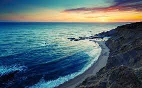 Çay kıyısı dağ görüntülü manzara. Beach Beautiful Sea Wallpaper Manzara Manzara Resimleri Resimler