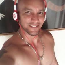 dwight hernandez (@dwighthernande7)