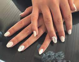 Short nails may not be as popular as medium nails and long nails when it comes to acrylics, but the right design can make the shorter versions pop. Matte Short White Acrylic Nails Matte