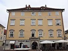 Klagenfurt, the provincial capital of carinthia in austria, is located on the east shore of the alpine die schenkung ist auf einem der gemälde im großen wappensaal, der mit über 650 wappen des. Klagenfurt Am Worthersee Wikipedia