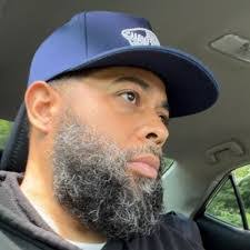 Jeffrey Diggs's Instagram, Twitter & Facebook