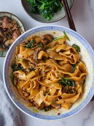 Saucy Homemade Noodles Bowl Q弹手工捞面 Woonheng Recipe In 2020 Homemade Noodles Vegan Noodles Recipes Noodle Recipes Homemade