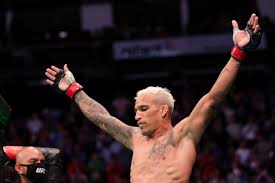 Mcgregor lands a jab and poirier lands a big leg kick. Het Xcmcpjufum