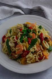 You know that spaghetti you make with tin tomato onions and one pot. How To Make Indomie With Vegetables