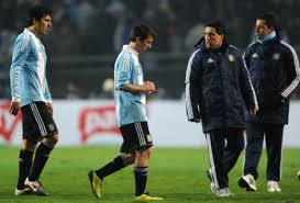 Quién es simon kjaer, el ex compañero de nicolás burdisso, gabriel heinze, javier pastore, gabriel mercado y éver banega que salvó a christian eriksen Former Argentina Star Reveals His Locker Room Fight With Lionel Messi