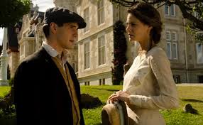 Grand hotel) is a spanish drama television series directed by carlos sedes and starring yon gonzález and amaia salamanca.it first aired on antena 3 in spain on 11 october 2011 and on sky arts 1 in the uk on 18 november 2012. Review Grand Hotel Gran Hotel Old Ain T Dead