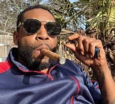 Antwone Robinson's Instagram, Twitter & Facebook