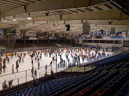 Nach 2 siegen können sie heute abend in spiel 3 gegen die bietigheim steelers den letzten schritt zur meisterschaft und der rückkehr in die del machen. Eissporthalle Kassel Home Facebook