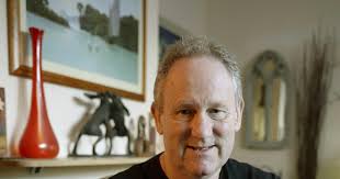 I want to find off-duty paramedic who saved me when I collapsed at Leisure  World