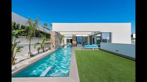 Hoy disponemos de 162 casas con piscina en venta en barcelona. Villa Exclusiva Con 600m2 De Parcela Con Piscina Y Jardin Todo En Una Sola Planta Costa Blanca Youtube