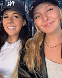 Harper Taylor's Instagram, Twitter & Facebook