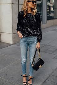 101 Classy Festive New Year S Eve Outfit Ideas For 2020 To Sparkle The Holiday Away Christmas Too Hello Bombshell New Years Eve Outfit Casual Sequins Top Outfit New Years Eve Outfits