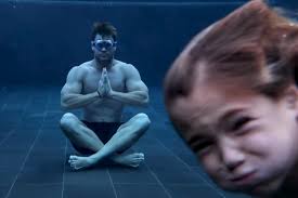 Accessed via ios app, apple watch or online, centr includes daily workouts, meal plans, cooking videos and even meditations. Thor Hero Chris Hemsworth S Son Trolls His Underwater Meditation Funny Video Tamil News Indiaglitz Com