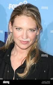 Anna Torv's Instagram, Twitter & Facebook