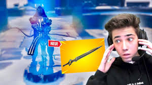 In diesem video versuche ich spieler mit @arian stimme in random duos zu trollen! Das Neue Schwert Hat Fortnite Komplett Verandert Youtube