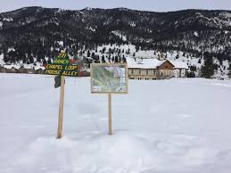 Enjoy 85 km of groomed trails at lone mountain ranch or head down to west yellowstone and explore yellowstone national park. On The Trail Chapel Loop And Moose Alley Explore Big Sky