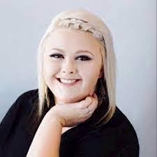 Amanda Whitesides's Instagram, Twitter & Facebook