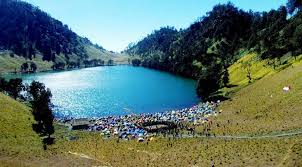 Call center wisata ranu pane : 2 Days Ranu Kumbolo Trekking Tour Indonesia Indonesia Bookmountaintours Com