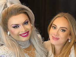 Adele a sorpresa all'Heaven di Londra. Pole dance, drag show e pubblico  impazzito