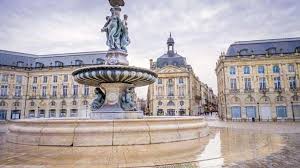 Bordeaux is a port city on the garonne river in the gironde department in southwestern france. Die Top 24 Sehenswurdigkeiten In Bordeaux Costa Kreuzfahrten