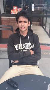 Masih 18 tahun 9 seleb cowok ini punya karisma luar biasa. Pin Di Cogann