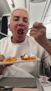 #creo que soy alérgico a los mariscos después de comer me empezó a picar  todo el cuerpo me tuvieron que dar una pastilla 💊 y ahí pude parar la  picazón 🫣😩😩😩😩