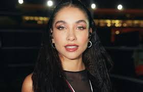 MARIA BECERRA ANUNCIA SU GIRA MUNDIAL: "#TOUR24"