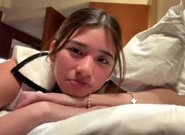 this baby is turning 25 in a few minutes 🥳🤍