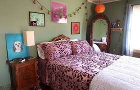 Bella figura's laminated shades are available as standard in huge range of 166 dupion, 96 crepe satin and 15 linen silk colours. Pictures Of The Swan House From The Twilight Saga Movies Bella S Bedroom Twilight House Room Inspiration Room Ideas Bedroom