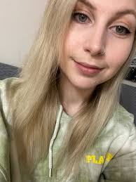 Caitlin Webster's Instagram, Twitter & Facebook