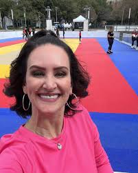 What a beautiful day to kick off the grand opening of the roller rink at  @discoverygreen! It's soooo much fun skate with such a beautiful downtown  backdrop, and with so many friends