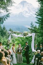 Mt Hood Organic Farms Weddings Columbia River Gorge Wedding Venue Mt In 2020 Mountain View Weddings Scenic Wedding Photos Scenic Wedding Venues
