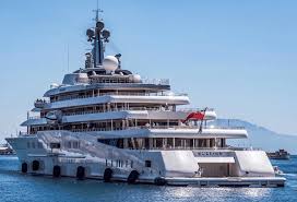 Abramovich's 2 billion superyacht fleet! Roman Abramovich Yacht Eclipse Is Worth One Billion Pounds Yacht Haven Phuket