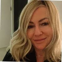 Lesley Michael's Instagram, Twitter & Facebook