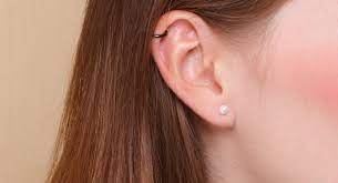 Lassen sie das ohrloch beim piercer stechen, ist folgender ablauf üblich die eltern entscheiden darüber, wann ihr kind ohrlöcher bekommt. Ab Welchem Alter Sollte Man Ohrringe Stechen Lassen Elegance Schmuck