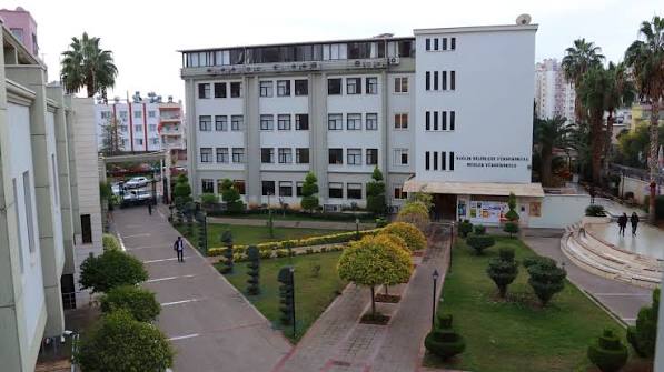 KAMPÜSLERİMİZ - TOROS UNIVERSITESI