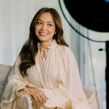 Christine Alvarez (@christinealvarez_) • Instagram photos and videos