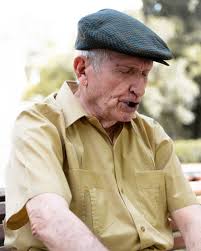 Con la edad, te preocupas menos de lo que piensa la gente. Te ganas el  derecho a no ser perfecto. Te llenas de libertad. Y te comes el postre que  más te