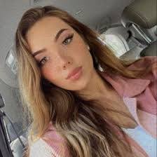 Marilee Austin's Instagram, Twitter & Facebook