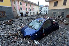 De tornado veroorzaakte schade en gewonden. Doden Door Noodweer Noord Italie Foto Bndestem Nl