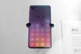 Alcatel A5 LED: Someone, somewhere ...